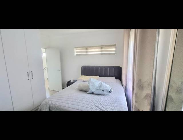 3 BEDROOM HOUSE FOR SALE IN THATCHFIELD